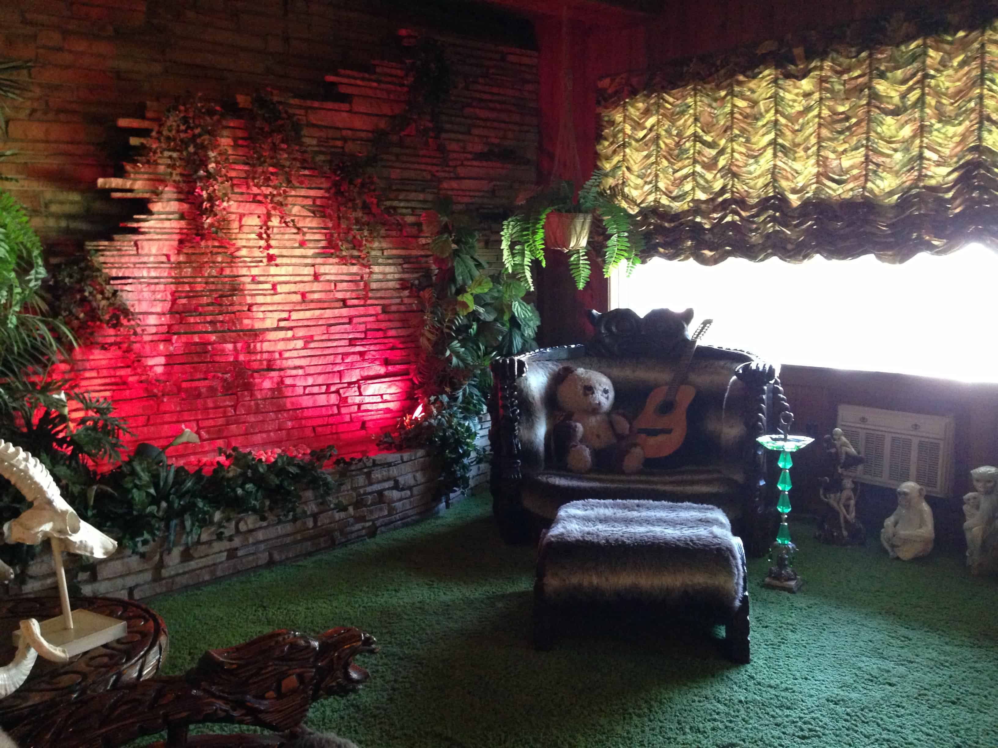 jungle room at graceland