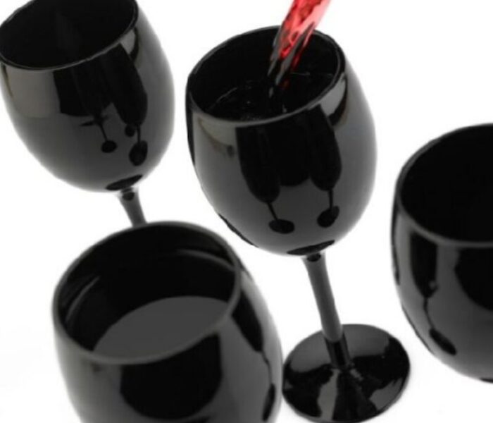 Black wine glasses Gift Guide for Wine Lovers - Black Wine Glasses
